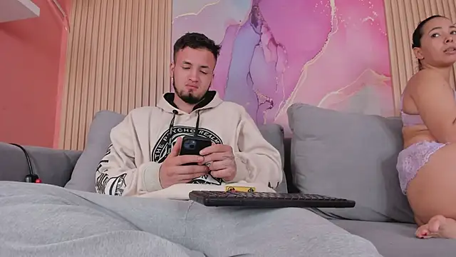 Snapshot of Magicsexx69 chatting on December 17, 10:38 pm Magicsexx69 online show from December 17, 10:38 pm