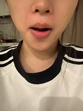 Snapshot of -Bibi-18 chatting on April 30, 12:55 pm -Bibi-18 online show from April 30, 12:55 pm