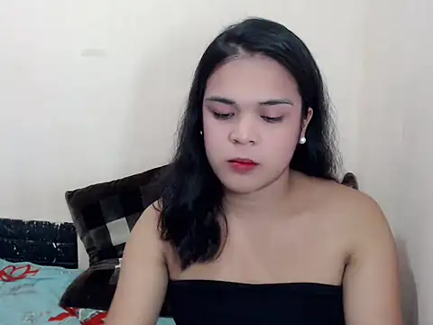 Snapshot of stripyapril chatting on December 15, 12:09 pm stripyapril online show from December 15, 12:09 pm