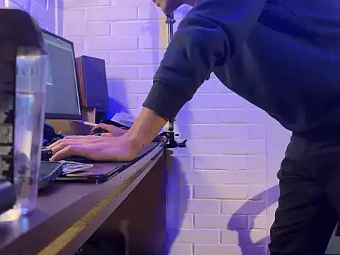 Snapshot of Nya_Velvet chatting on December 13, 9:53 pm Nya Velvet online show from December 13, 9:53 pm