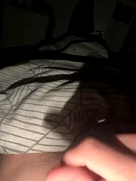 Snapshot of romeoooo01 chatting on December 14, 5:07 pm romeoooo01 online show from December 14, 5:07 pm