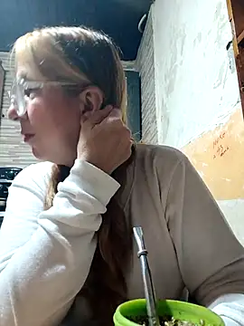 Snapshot of cari75 chatting on June 25, 7:29 pm cari75 online show from June 25, 7:29 pm