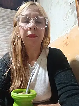Snapshot of cari75 chatting on July 2, 7:20 pm cari75 online show from July 2, 7:20 pm