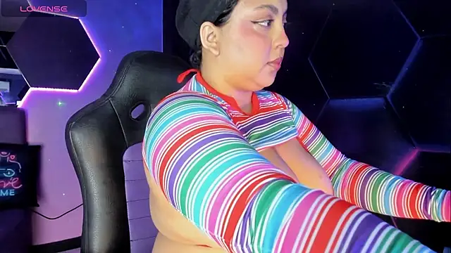 Snapshot of EVANGELIINE_21 chatting on May 22, 6:57 pm EVANGELIINE 21 online show from May 22, 6:57 pm