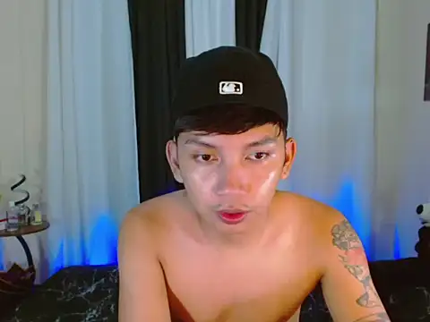 Snapshot of dylan_hardfucker chatting on July 10, 8:00 pm dylan hardfucker online show from July 10, 8:00 pm
