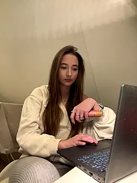 SweetNovaa online show from December 14, 11:53 pm