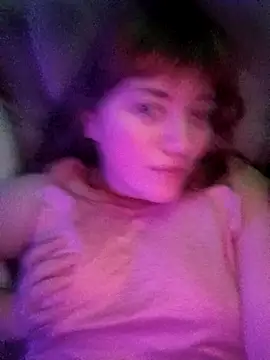 Snapshot of swett_girll chatting on December 19, 1:01 am swett girll online show from December 19, 1:01 am