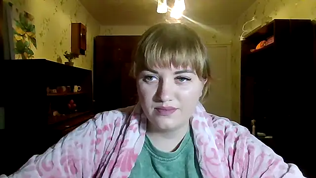 Snapshot of swett_girll chatting on February 13, 4:36 pm swett girll online show from February 13, 4:36 pm