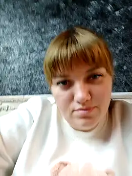 Snapshot of swett_girll chatting on February 18, 3:41 pm swett girll online show from February 18, 3:41 pm