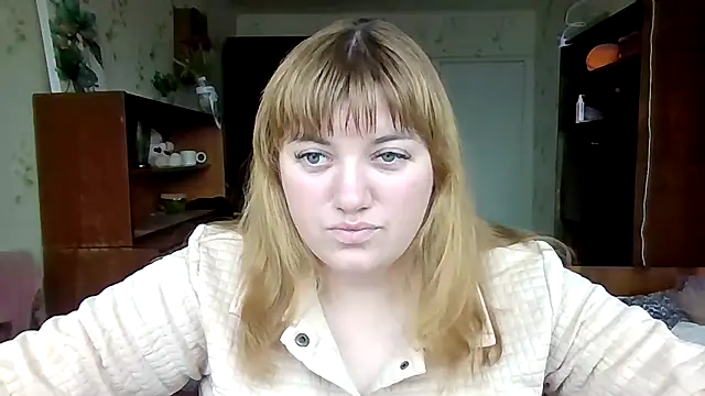 Snapshot of swett_girll chatting on February 20, 12:49 pm swett girll online show from February 20, 12:49 pm