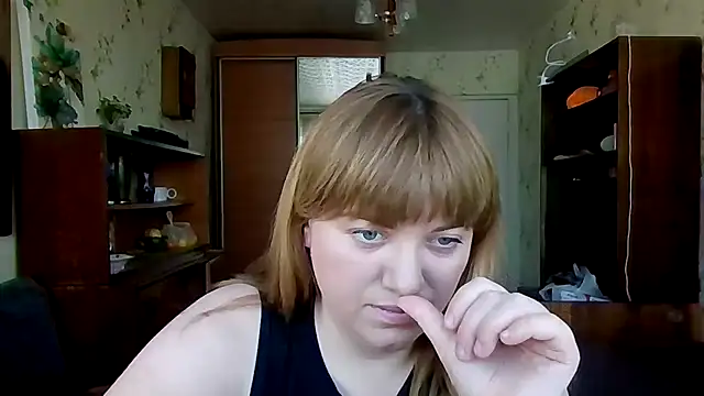 Snapshot of swett_girll chatting on March 4, 10:32 am swett girll online show from March 4, 10:32 am