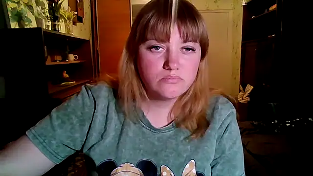 Snapshot of swett_girll chatting on March 13, 7:20 pm swett girll online show from March 13, 7:20 pm