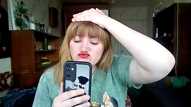 Snapshot of swett_girll chatting on March 15, 12:44 pm swett girll online show from March 15, 12:44 pm