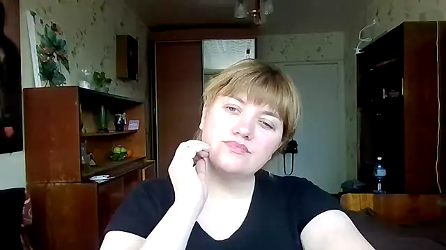 Snapshot of swett_girll chatting on March 27, 1:33 pm swett girll online show from March 27, 1:33 pm