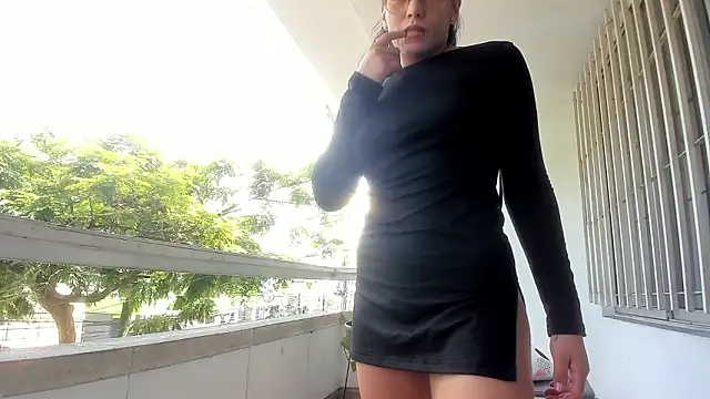 liaa moretti  online show from March 14, 7:08 pm