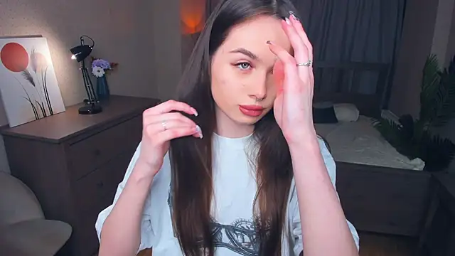 YvonneRobes online show from February 4, 7:09 pm