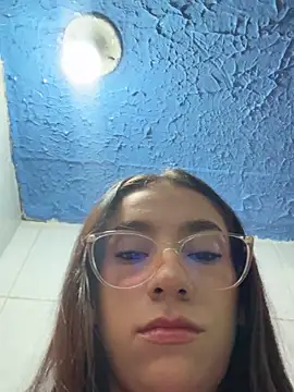 lunaluxury22 online show from March 11, 1:39 pm