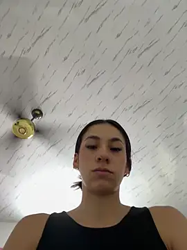 lunaluxury22 online show from April 29, 1:15 pm