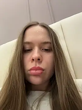 Snapshot of Nicole_Loving chatting on December 13, 9:31 pm Nicole Loving online show from December 13, 9:31 pm