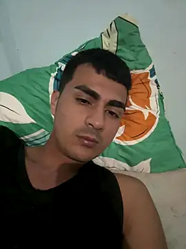 Snapshot of Jim_Ornajela chatting on December 13, 11:43 pm Jim Ornajela online show from December 13, 11:43 pm