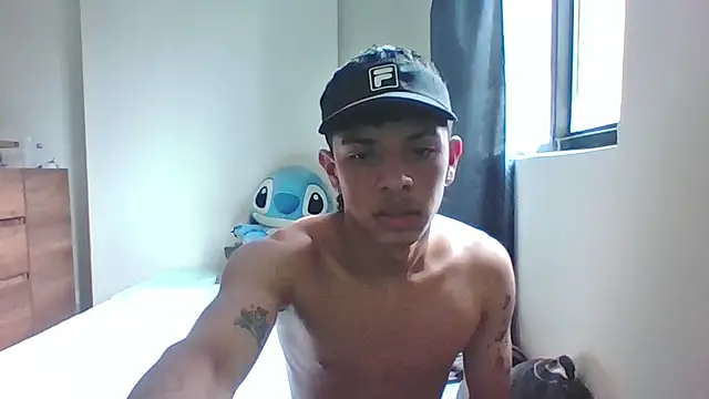 Snapshot of Glen_connor_11 chatting on December 15, 6:01 pm Glen connor 11 online show from December 15, 6:01 pm