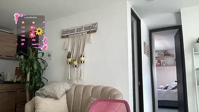 Snapshot of isa_fox_23 chatting on March 21, 8:01 pm isa fox 23 online show from March 21, 8:01 pm