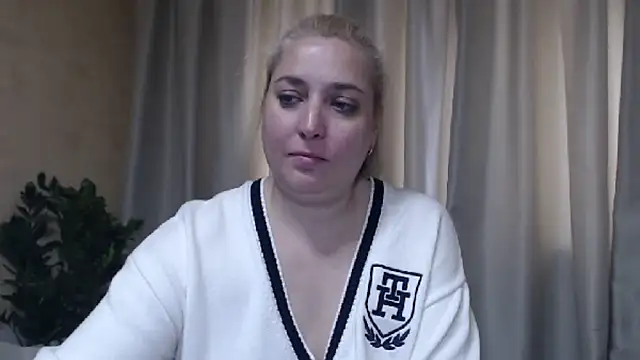 sweetpussy13 online show from June 2, 6:15 am