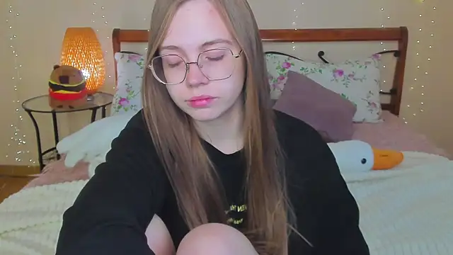Snapshot of miya_soft chatting on June 22, 1:40 am miya soft online show from June 22, 1:40 am