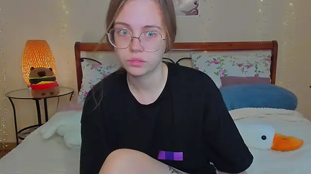 Snapshot of miya_soft chatting on July 18, 1:43 am miya soft online show from July 18, 1:43 am
