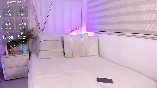 Snapshot of im_ariana_ chatting on July 11, 8:11 pm im ariana online show from July 11, 8:11 pm