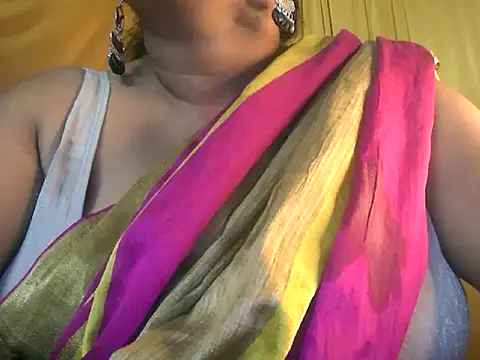 Snapshot of MISTI_KOLK chatting on July 3, 6:42 am MISTI KOLK online show from July 3, 6:42 am
