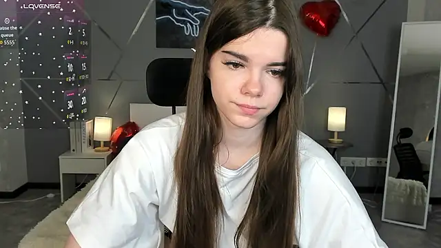 miss  evelyne online show from February 23, 1:03 am