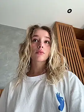 Snapshot of sssativa_more chatting on January 17, 8:19 am sssativa more online show from January 17, 8:19 am