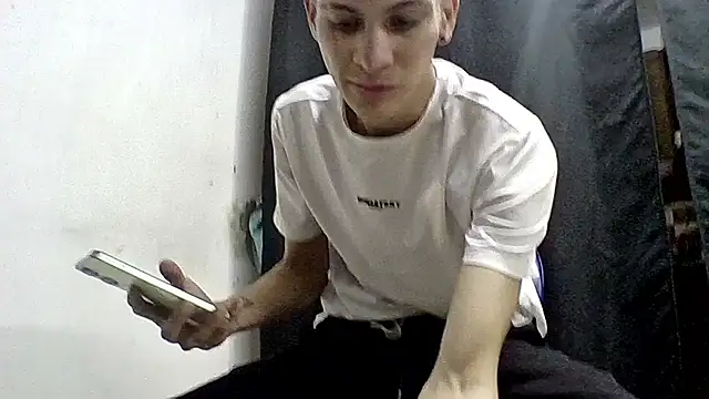 sam hotttt  online show from January 9, 6:38 am