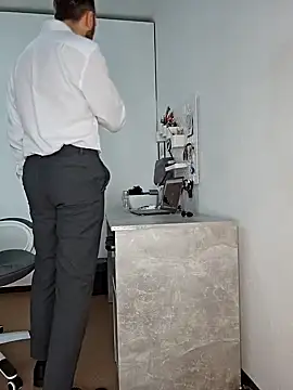 Lovebackground online show from December 11, 11:08 am