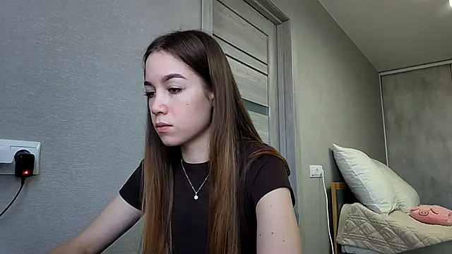 Snapshot of JiDzubak chatting on December 17, 1:55 am JiDzubak online show from December 17, 1:55 am