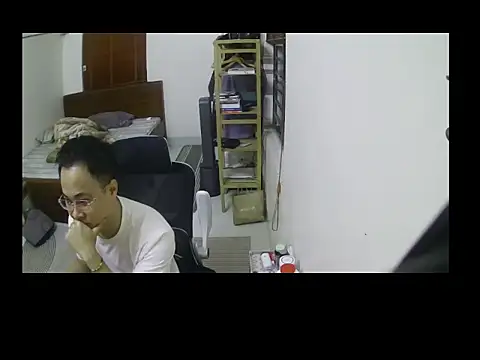 Snapshot of battman4488 chatting on December 14, 11:04 am battman4488 online show from December 14, 11:04 am