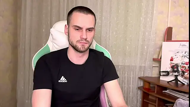 Snapshot of Iveeran chatting on December 14, 6:56 pm Iveeran online show from December 14, 6:56 pm