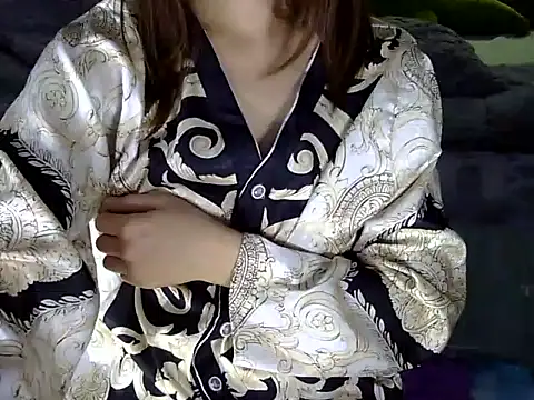 Chichi 86 online show from February 5, 4:00 pm