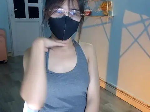 Snapshot of Chichi_86 chatting on June 20, 4:32 pm Chichi 86 online show from June 20, 4:32 pm