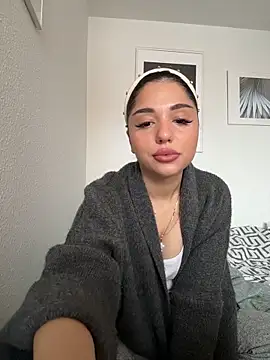 SilkyMira online show from February 10, 9:13 am