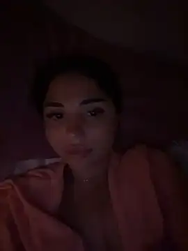 Snapshot of SilkyMira chatting on May 12, 6:27 pm SilkyMira online show from May 12, 6:27 pm