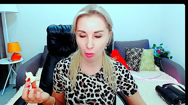 Hanna--Sweet online show from February 24, 10:24 am