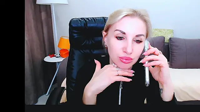 Hanna--Sweet online show from April 26, 10:46 am