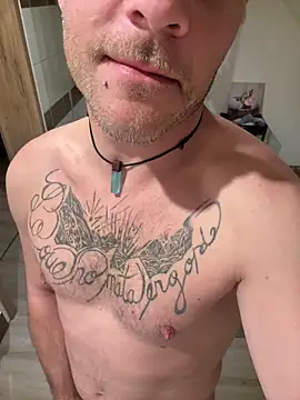 Snapshot of Manu1983el01 chatting on February 12, 6:25 pm Manu1983el01 online show from February 12, 6:25 pm