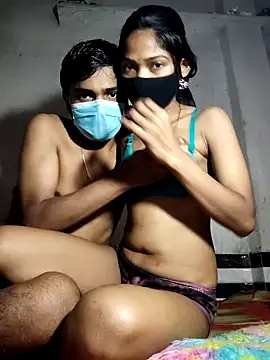 realcouple71 online show from December 17, 9:04 am