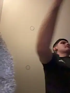 Snapshot of Valentino_ceratti chatting on December 16, 12:04 am Valentino ceratti online show from December 16, 12:04 am