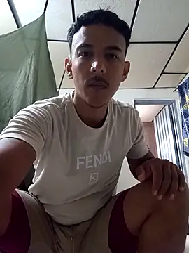 Snapshot of Marshallbronnxx chatting on February 24, 8:18 pm Marshallbronnxx online show from February 24, 8:18 pm