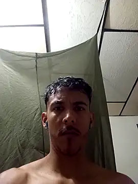 Snapshot of Marshallbronnxx chatting on April 8, 11:05 pm Marshallbronnxx online show from April 8, 11:05 pm