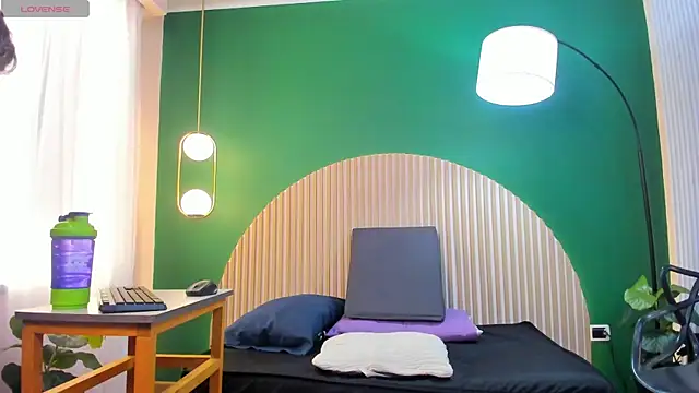 dahianeconnor online show from March 11, 11:38 am